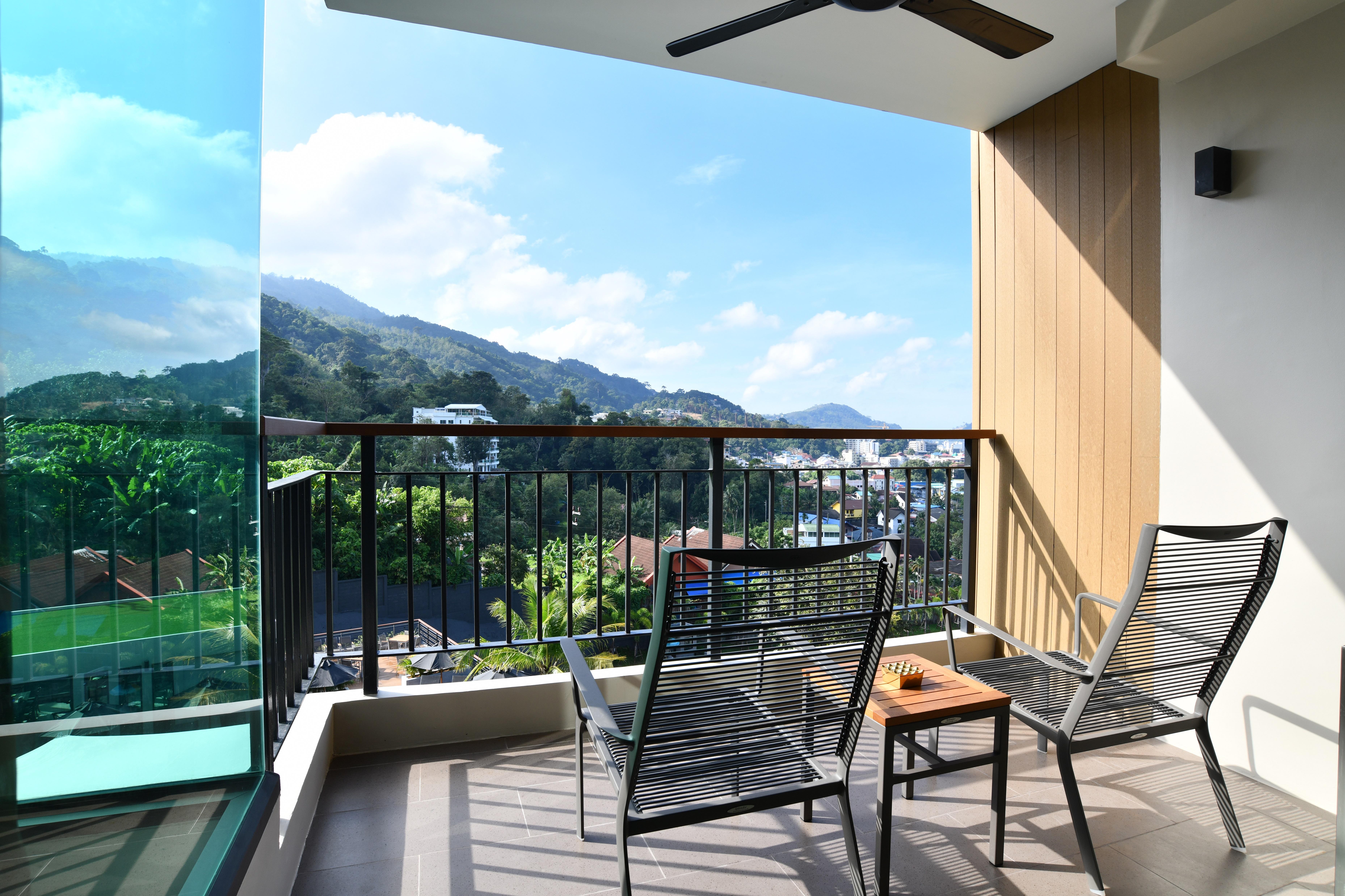 Skyview Resort Phuket Patong Beach Екстериор снимка A balcony
