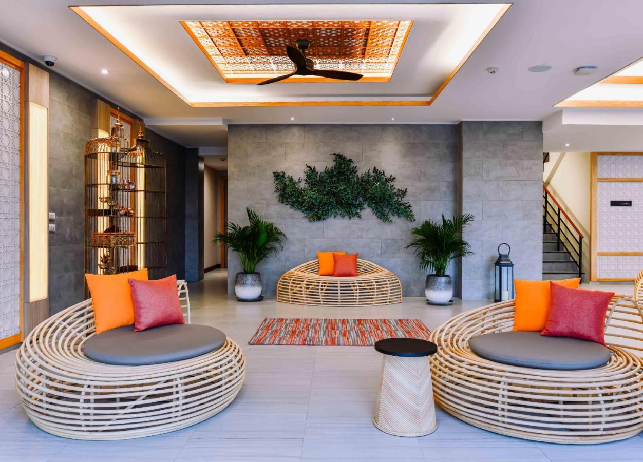 Skyview Resort Phuket Patong Beach Екстериор снимка The lobby of the resort