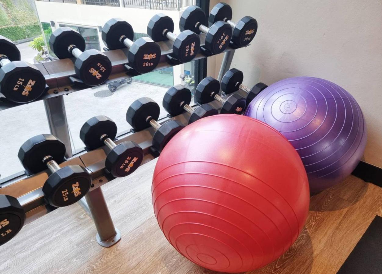 Skyview Resort Phuket Patong Beach Екстериор снимка Dumbbells and exercise balls