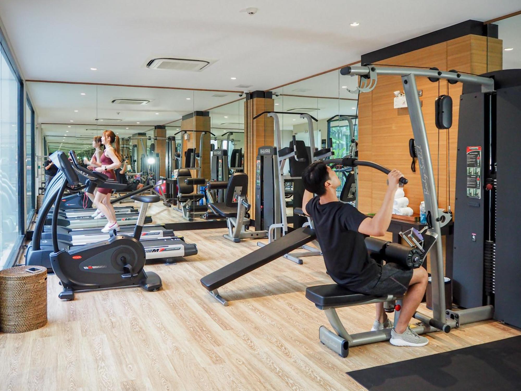 Skyview Resort Phuket Patong Beach Екстериор снимка The gym at the hotel