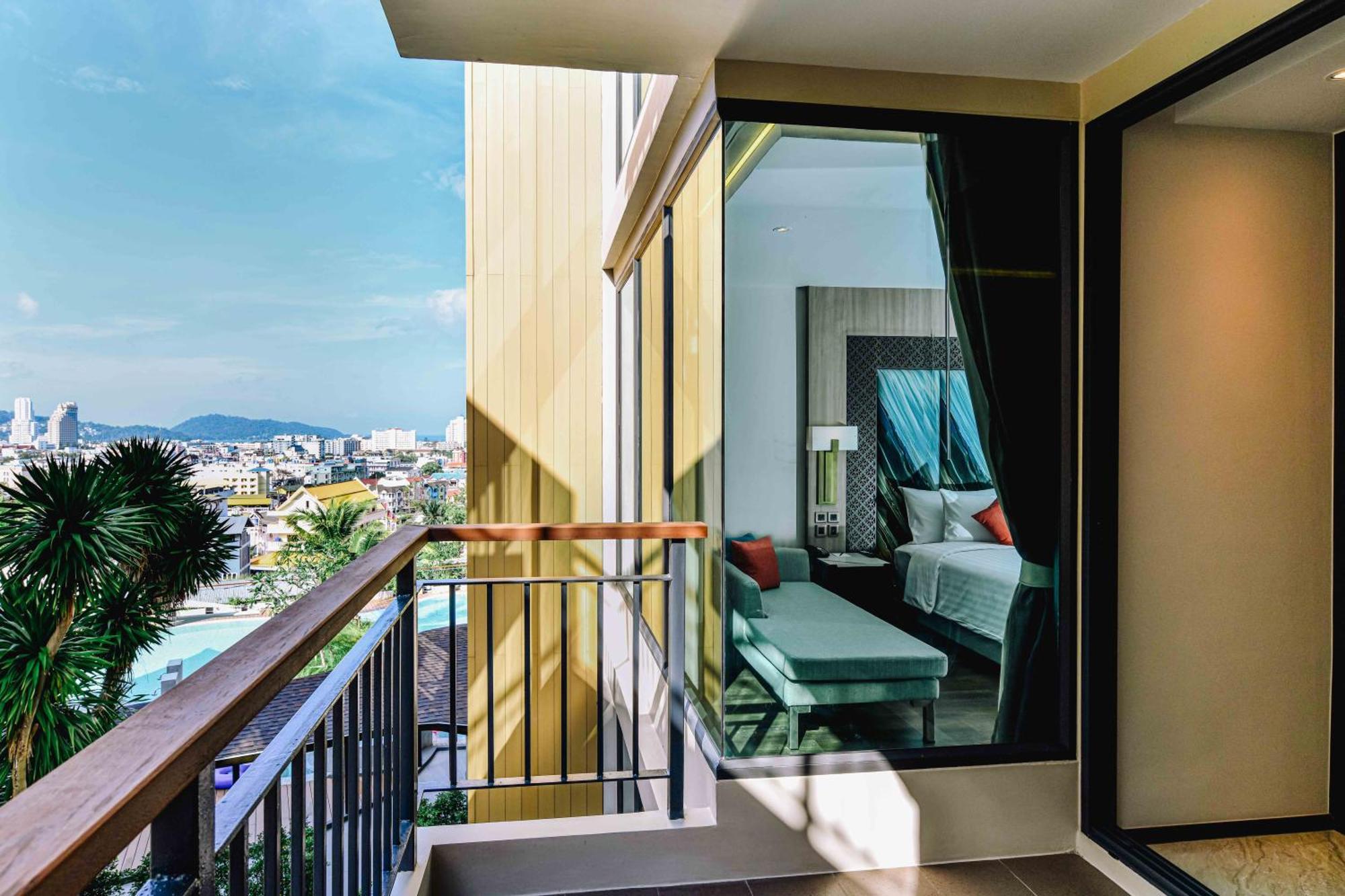 Skyview Resort Phuket Patong Beach Екстериор снимка Deluxe Room with balcony