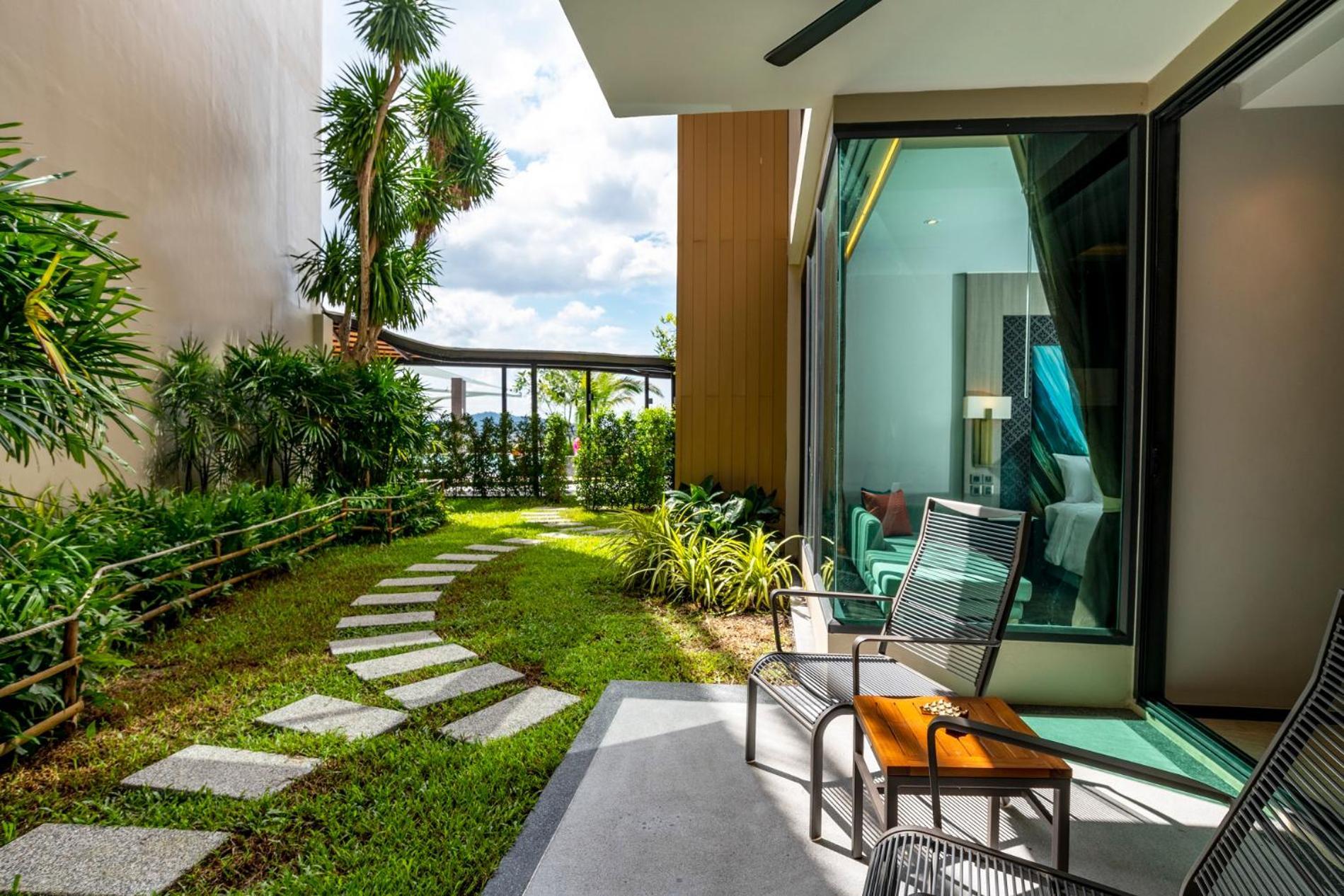 Skyview Resort Phuket Patong Beach Екстериор снимка A private garden at a hotel in Thailand